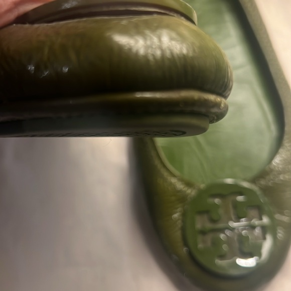 Tory Burch Minnie Travel Flat Olive 8 with Dust Bag and Box Like New - Picture 3 of 7